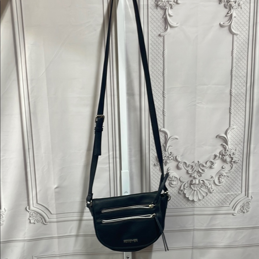 Kenneth Cole Reaction black crossbody handbag purse